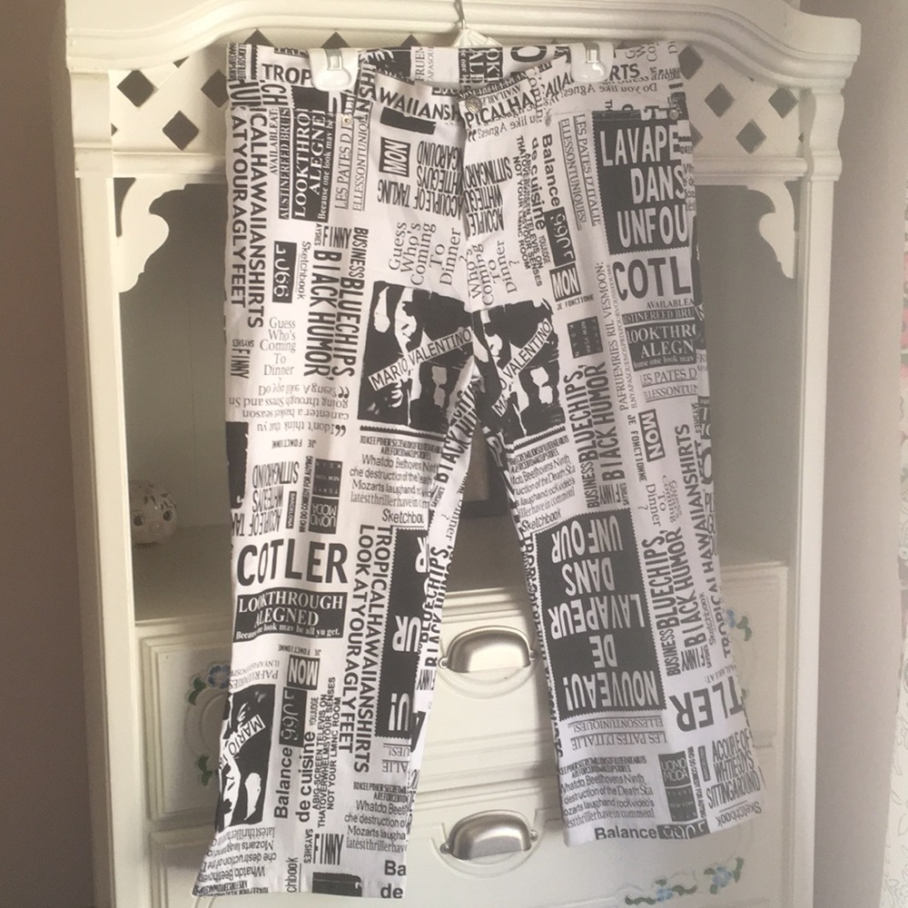 Literally cute “press” capris